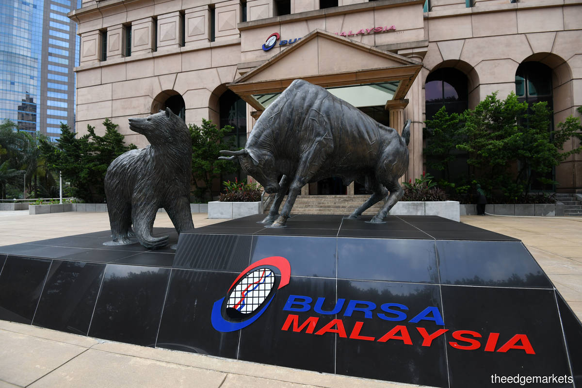 The KLCI dipped below the 1,400 mark on Thursday (Sept 29) amid a lack of buying support. (Photo by Low Yen Yeing/The Edge)